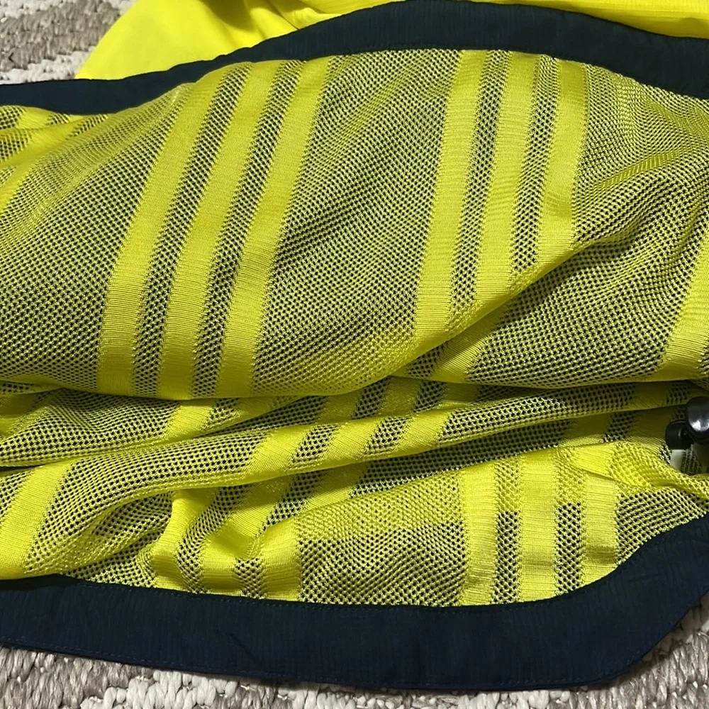 Adidas men’s medium yellow and navy hooded windbreaker